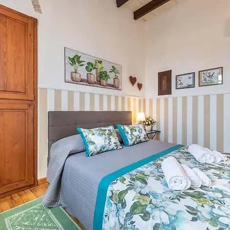 Charm In Villanova Apartment