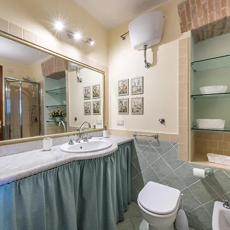 Apartment Charm In Villanova Cagliari